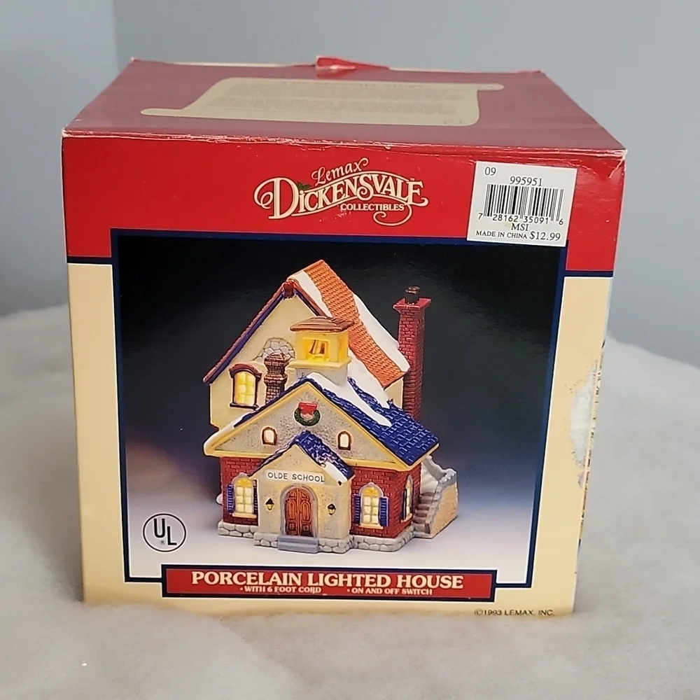 Vintage 1993 Lemax Dickensvale Olde School Porcelain Lighted House with bell